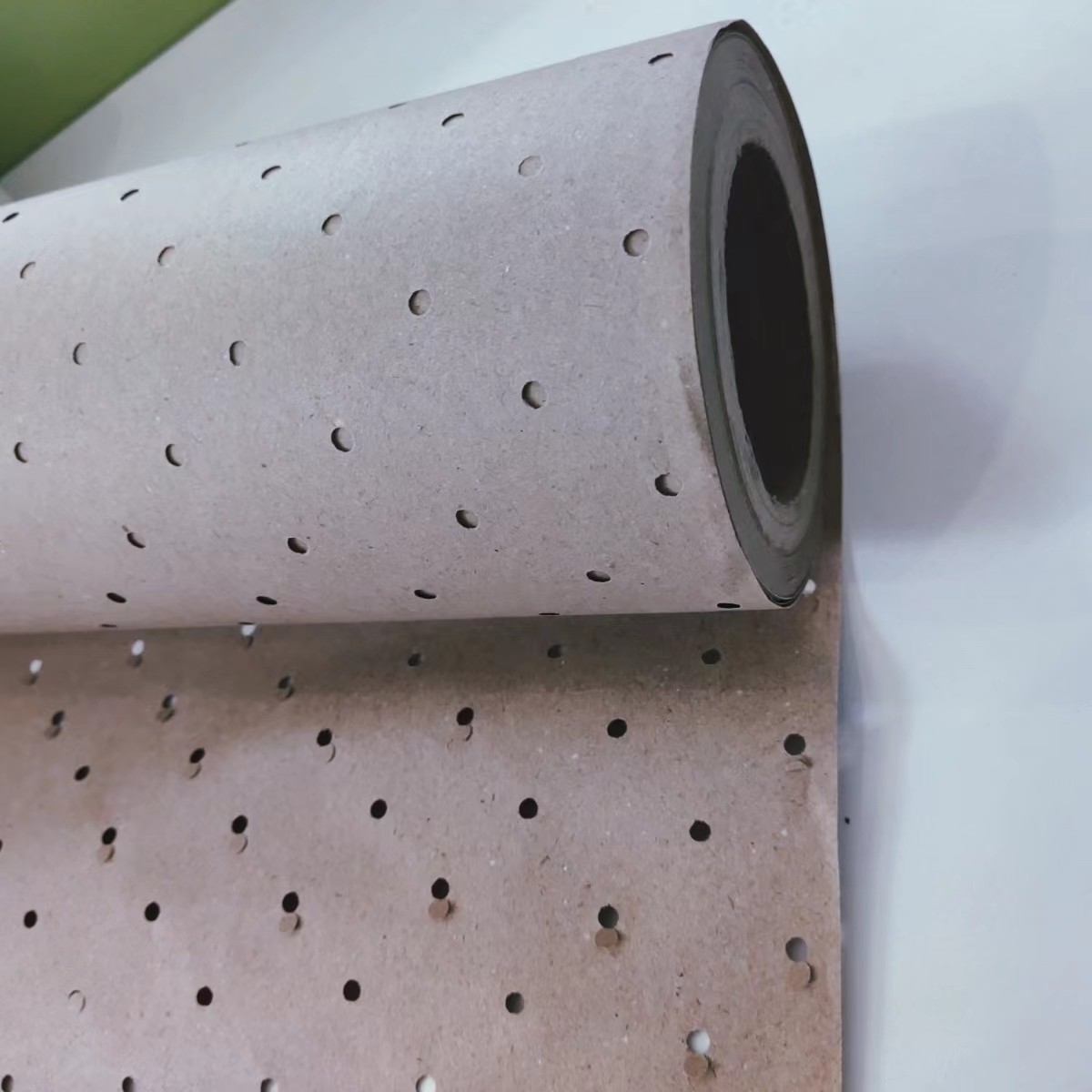 5cm Round Hole Brown Paper Roll Packaging , Recycle Pulp Eco Kraft Wrapping Paper