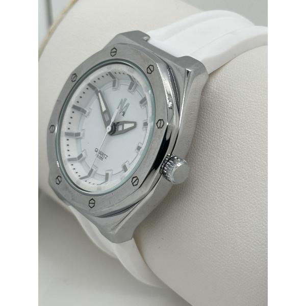 30 Meters Water Resistant Wrist Watches With Silicone Strap Chronograph Date Display