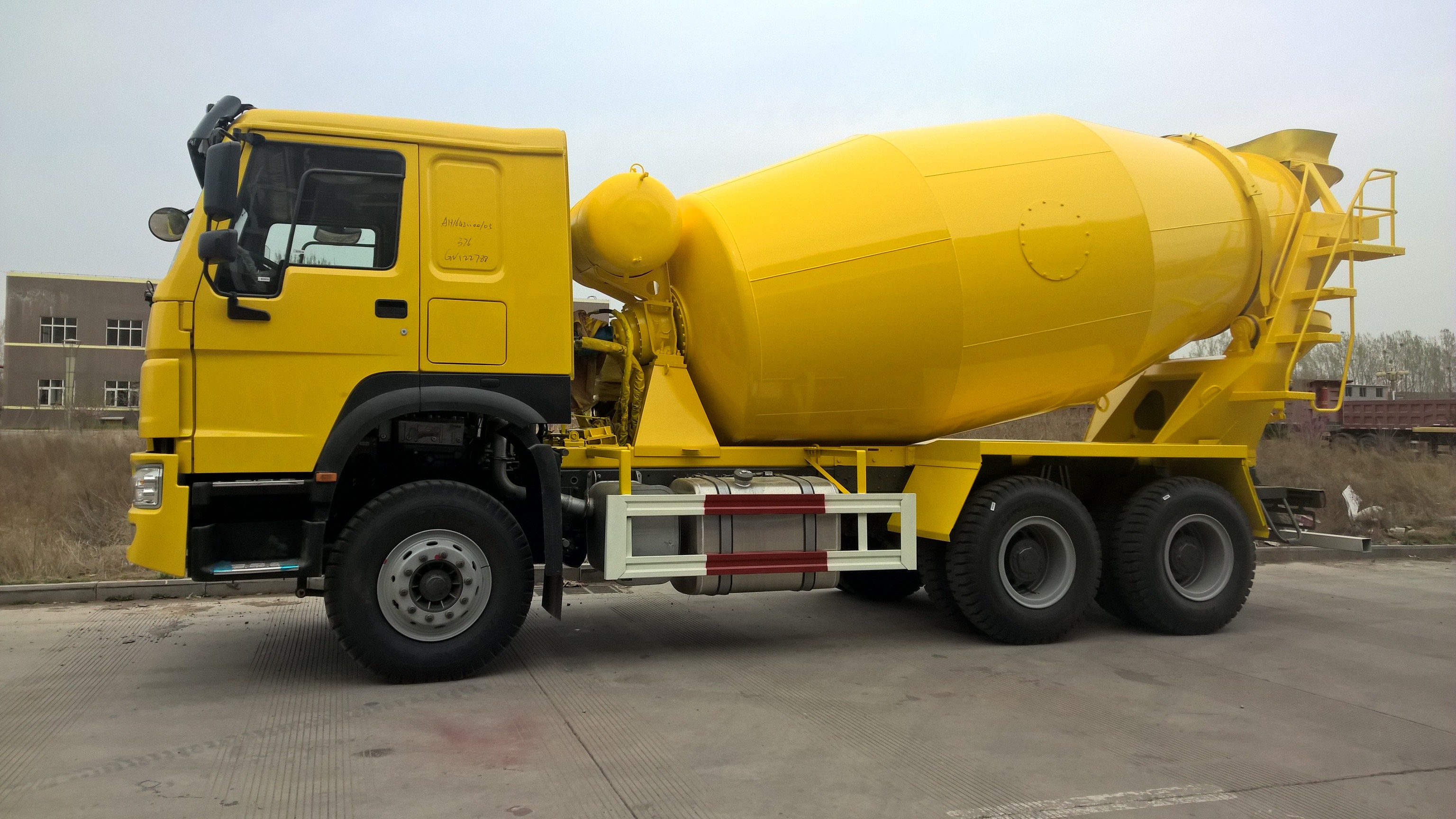 16 Ton 8M3 10M3 Mixer Tank Truck For Construction Site