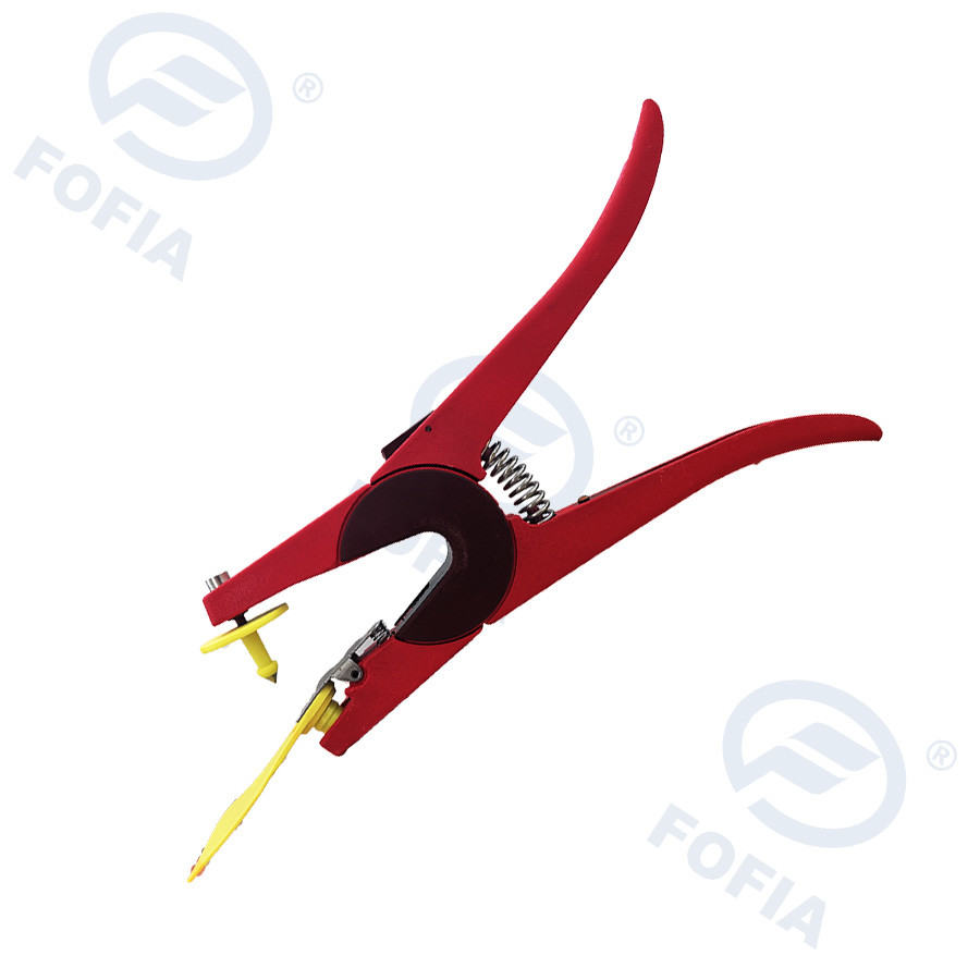 Pre-Loading Microchip with Syringe Sheep/Goat Ear Tag Applicator