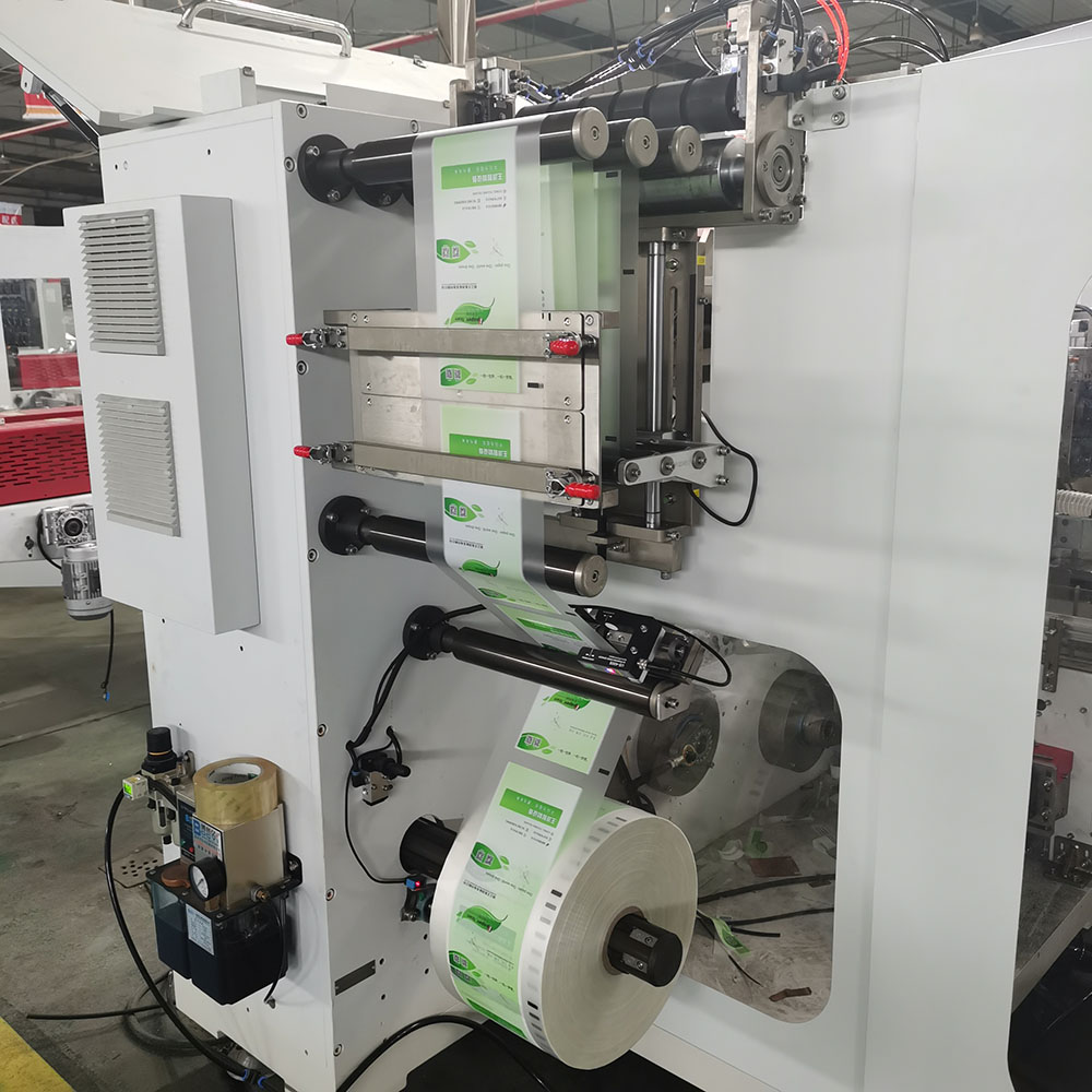 Automatic Toilet Paper Roll Making Machine Suppliers Processing Type Paper Folding Machine
