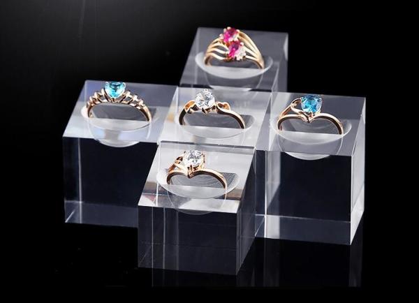 Quality Transparent Acrylic Display Stands Simple Design For Diamond Rings Displaying for sale