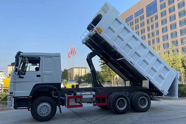 Sinotruk Howo Tipper Dump Truck 6x4 30 Tons