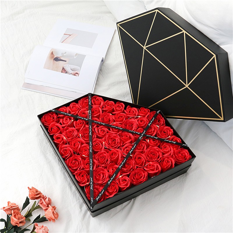 Recyclable Paper Everlasting Rose Gift Box Packaging Pentagon Gold Black