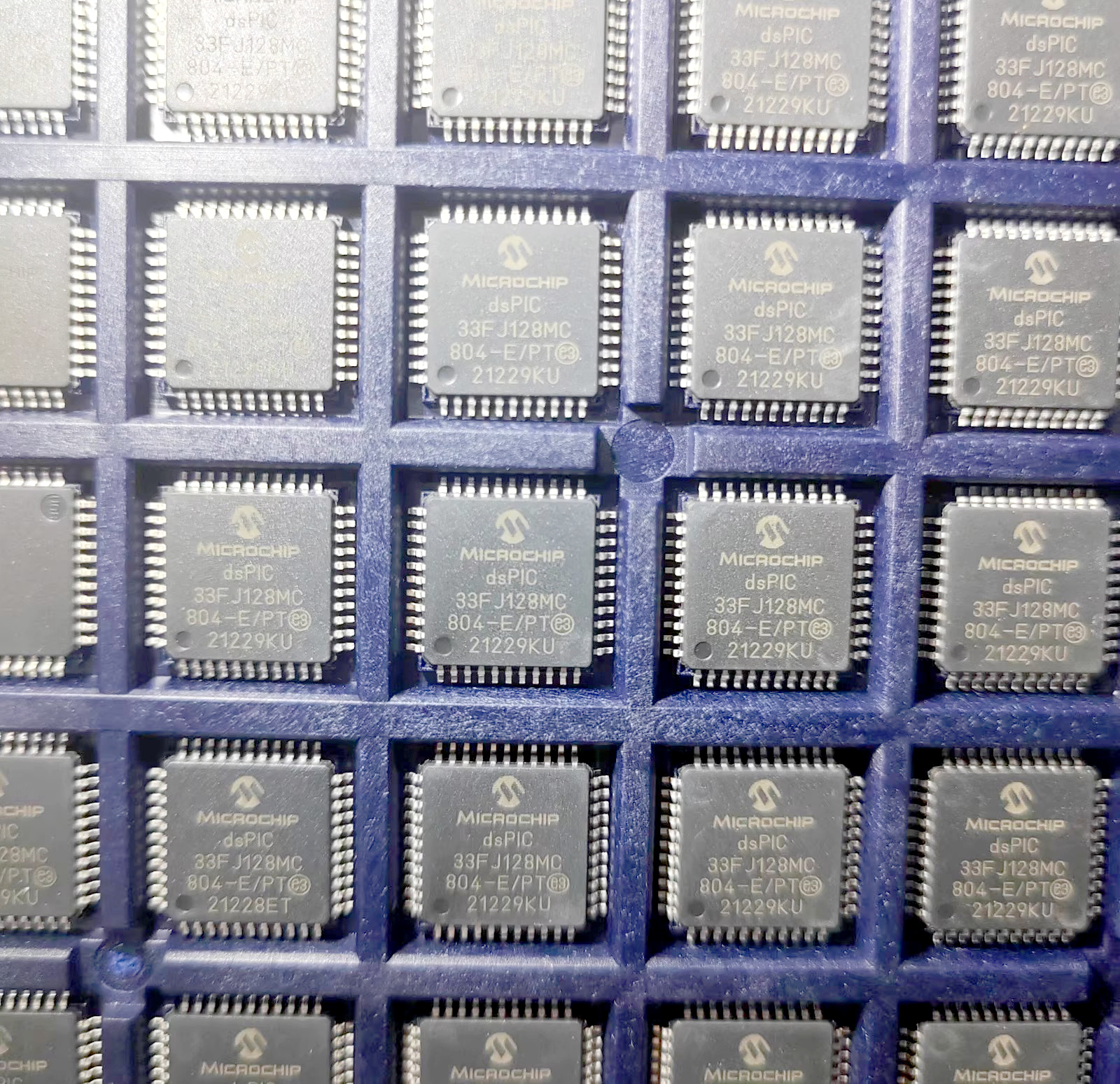 16bit DSC DSP IC Chip 128KB Flash Digital Signal Controllers DsPIC33FJ128MC804-I/PT
