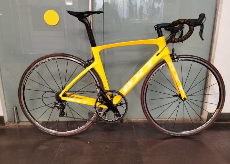 China Aero Shaping Rim Brake Road Bikes Carbon Fiber Bicycles 700C wholesale