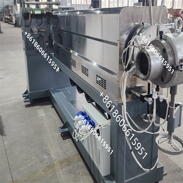Inverter Power Cable Extrusion Machine , Wire And Cable Extruder Machine 180KG/H