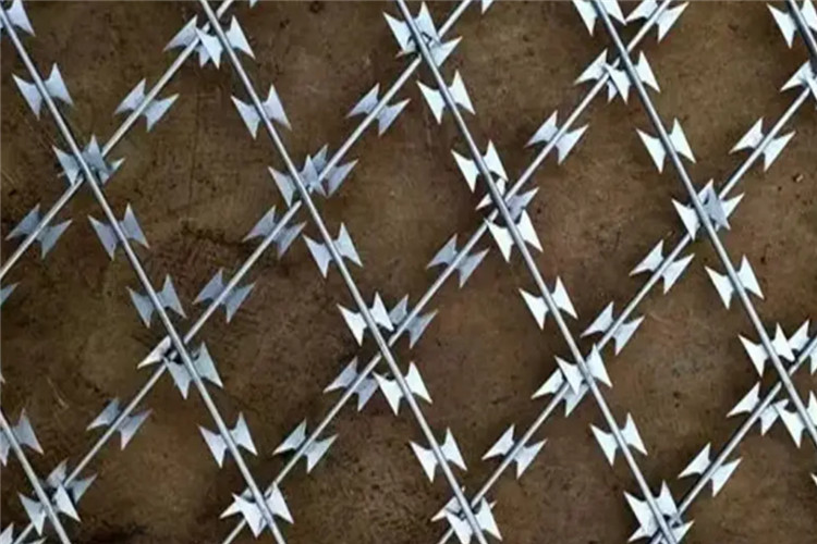 Width 1.2m Square Hole Razor Mesh Panel Diamond Shape