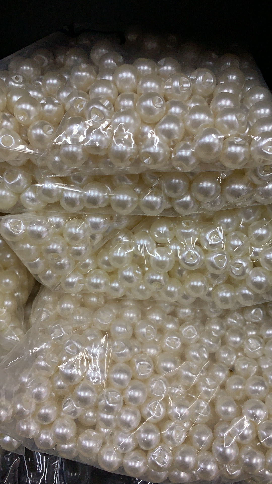 2021 high quality pearl plastic button with shank