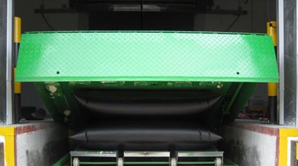 Quality Low Maintenance Airbag Lifting System , Protecting Environment Loading Dock Leveller for sale