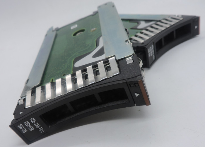 IBM Hard Disk 42D0638 42D0637 90Y8877 90Y8878 300GB 10K SAS 3650M