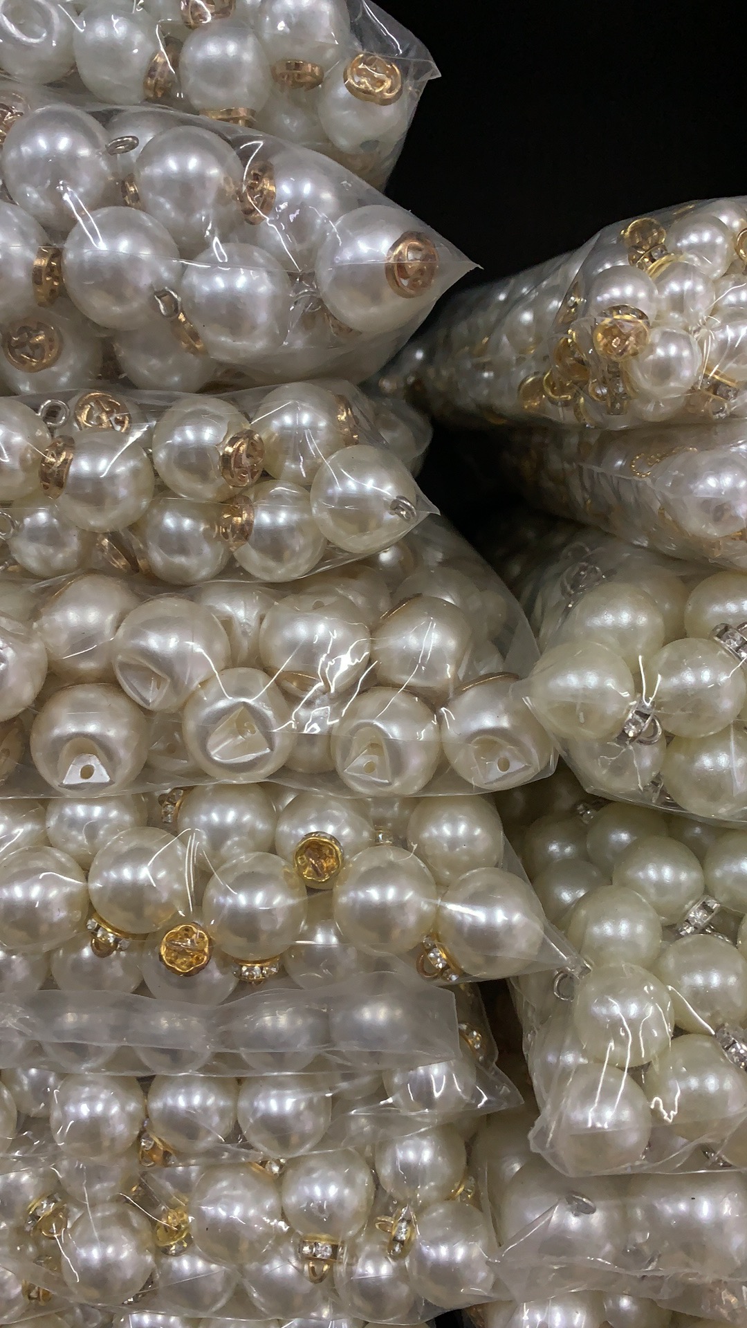 2021 high quality pearl plastic button with shank