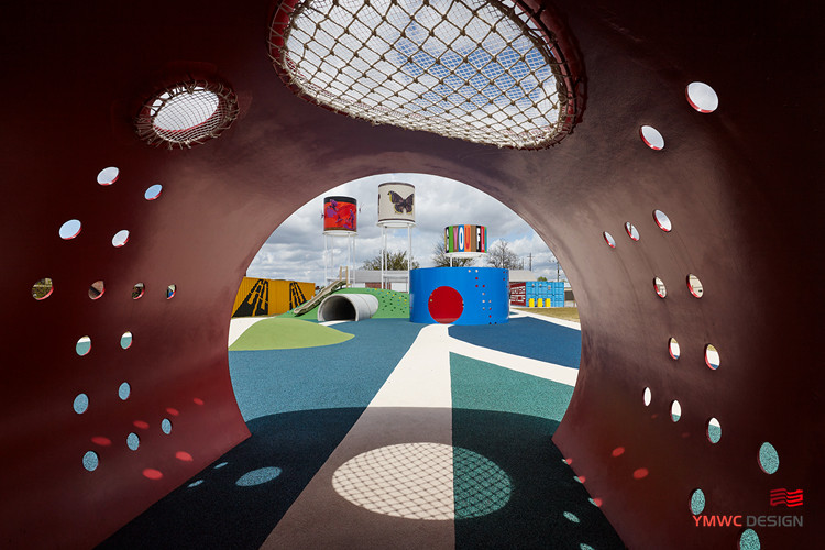 SCULPTURE of Outdoor Children's Playground Construction and Park Amusement Facilities