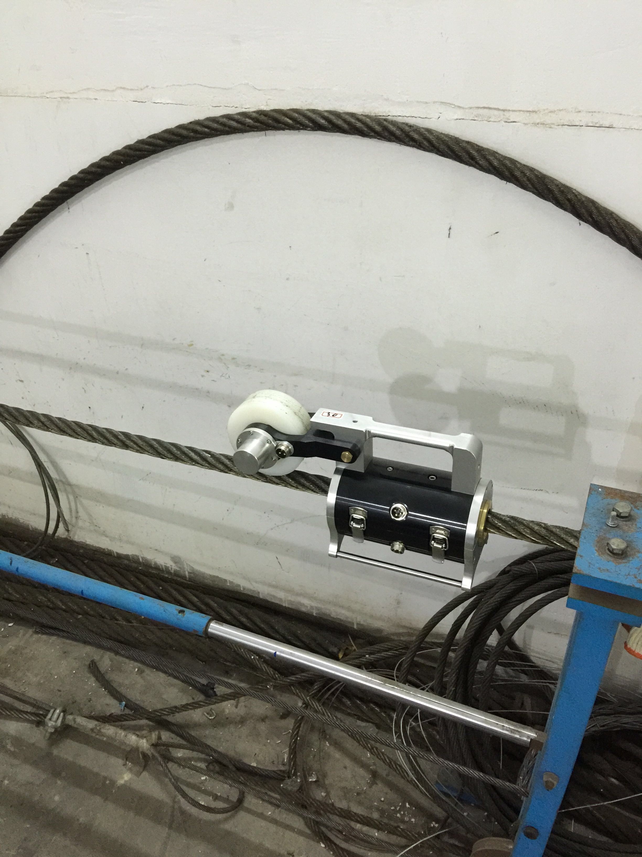 Portable Ultrasonic Flaw Detector Ultrasonic Testing Equipment For Aerial Ropeways