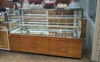 Quality Anti Rust Bakery Bread Display , Retail Bread Display Easy Manoeuvrability for sale