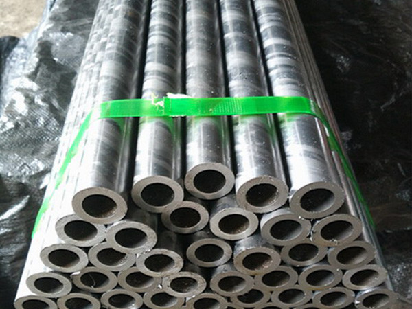 Cold Drawn En10305 Precision Seamless Steel Pipe Bright Finish High Performance