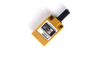 China High Reliability Electronic Proximity Switch With Multiple Protection Function on sale