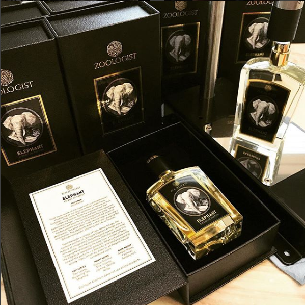 Matte Lamination Flat Pack Gift Boxes Black Cardboard Perfume Packaging With Insert