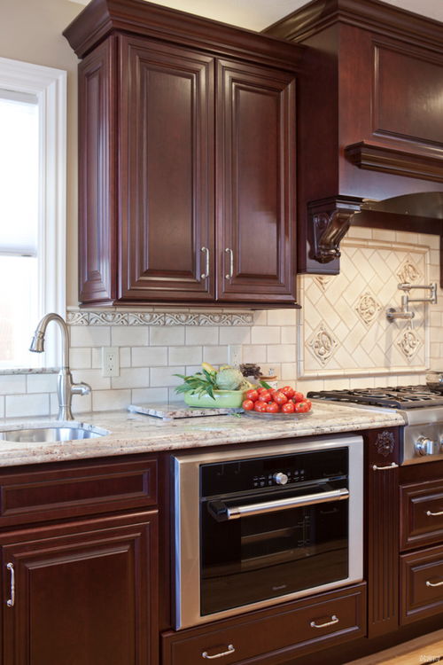 Modern Solid Wood Kitchen Cabinet with PVC Membrane Door Panel and Distinctive Designs