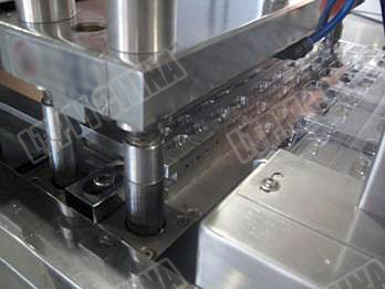Aluminum Plastic Blister Packing Machine With PLC Programmable Controller