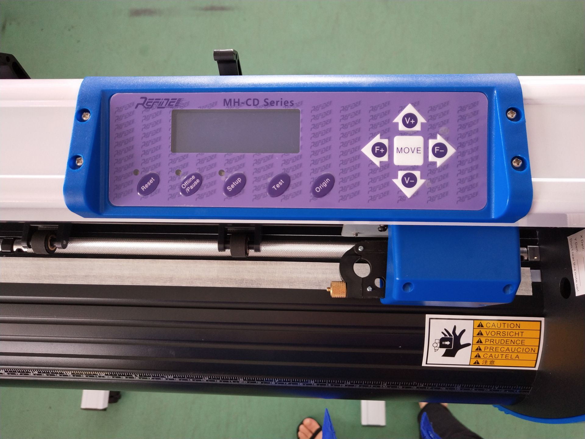 24 Inch Paper Contour Cutting Plotter , Vinyl Sign Plotter Cutter Integrative Pinch Holder