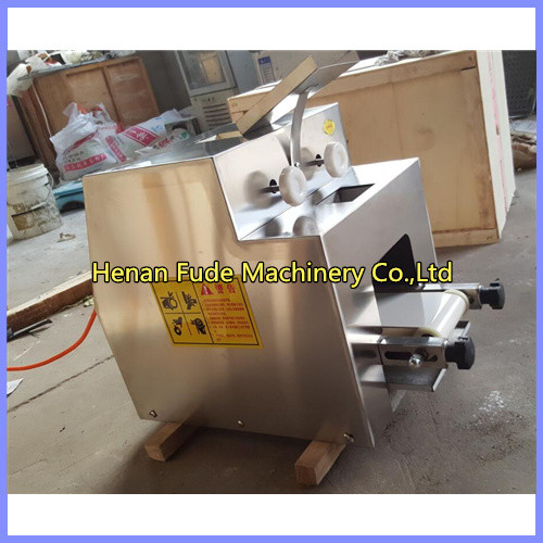 Dumpling wrapper making machine,dumpling skin making machine,small dumpling wrapper making machine