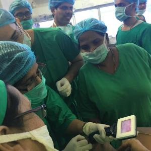 Intubate Airway Video Laryngoscope With Monitor For Opereate Easily