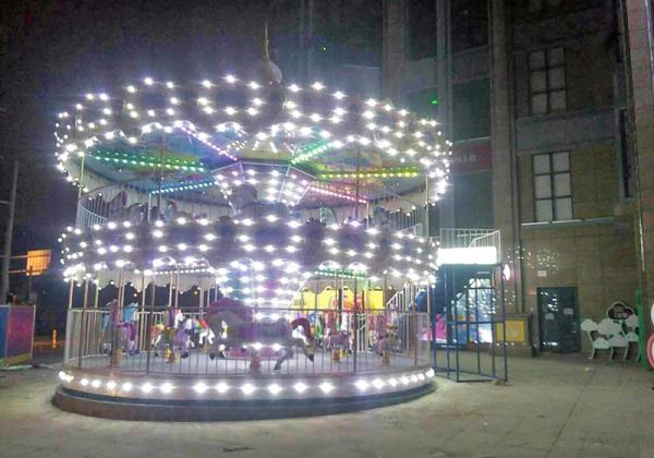 Quality Double-deck carousel amusement machine with novel appearance 28 seats FRP Power 3KW for sale