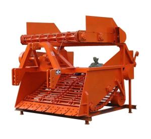 Working D300-400mm 2.1km/H Cassava Harvesting Machine Twin Row