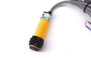 China Cylinder Infrared Proximity Switch , Photoelectric Proximity Sensor Water Resistant wholesale
