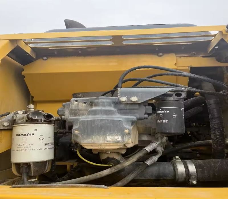 Vertical Depth 3.48m Used Crawler Excavator Pre Owned Komatsu Excavator Pc200