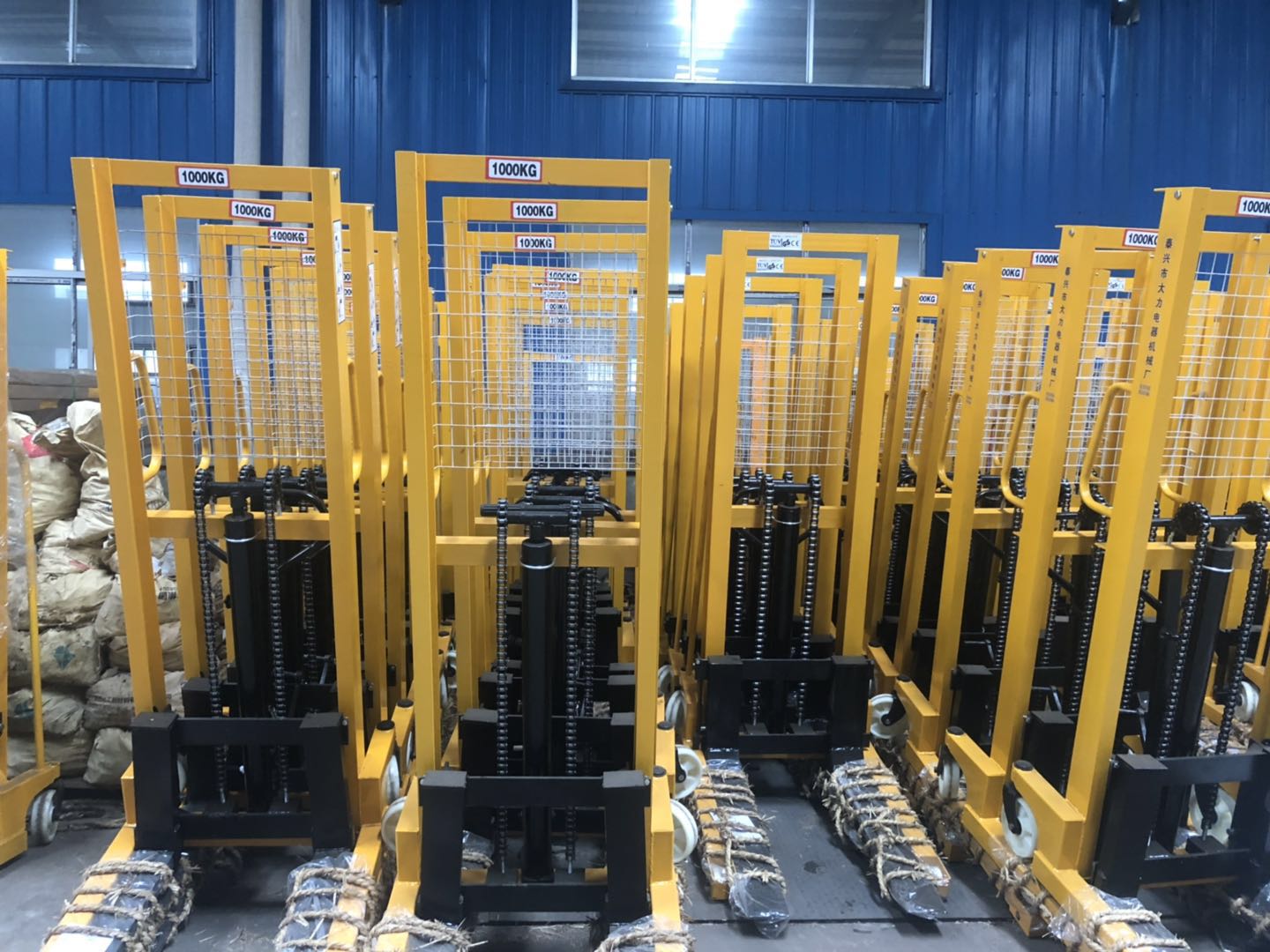 Kad 1000kg 1500kg 2000kg 2500kg 3000kg low priced manual stacker hand lifting hand hydraulic forklift lifting