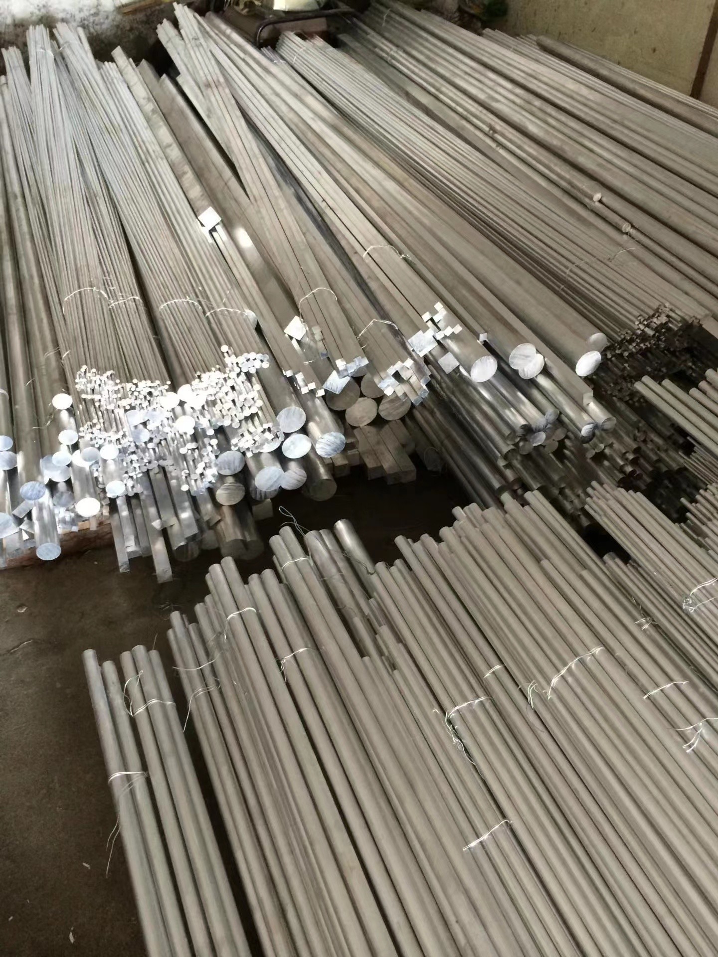 Aluminum Billets 6063 Mill Finish Aluminum Billets 6063 Price Per Kilogram Aluminum Round Bar