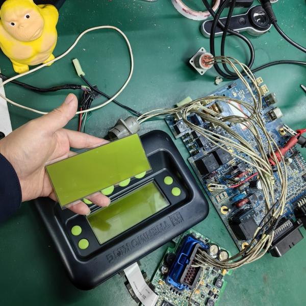 SR2,SR3, SR4 Display Screen, SR2,SR3 display screen CA-8452372 Green Display Type LCD Screen for THERMO KING SB210 SB230 HMIs Aftermarket Spare Parts