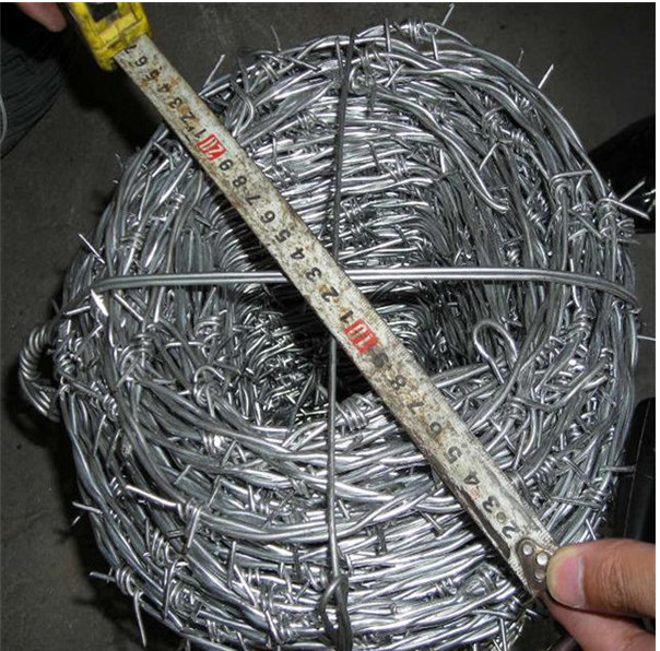 2mm * 2mm 1.6mm * 1.6mm Galvanized Barbed Wire, Hot Dip Galvanized Iron Wire Fence