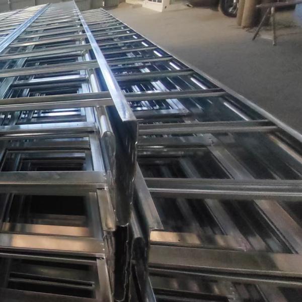 Galvanized Ladder Type Cable Tray Low Maintenance Wall Mounted Installation Method