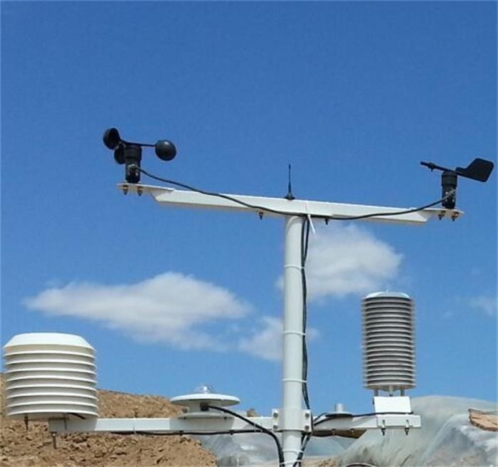 Mini Anemometer 3 Cup Wind Speed Measuring Device with -20C-60C Temperature Range