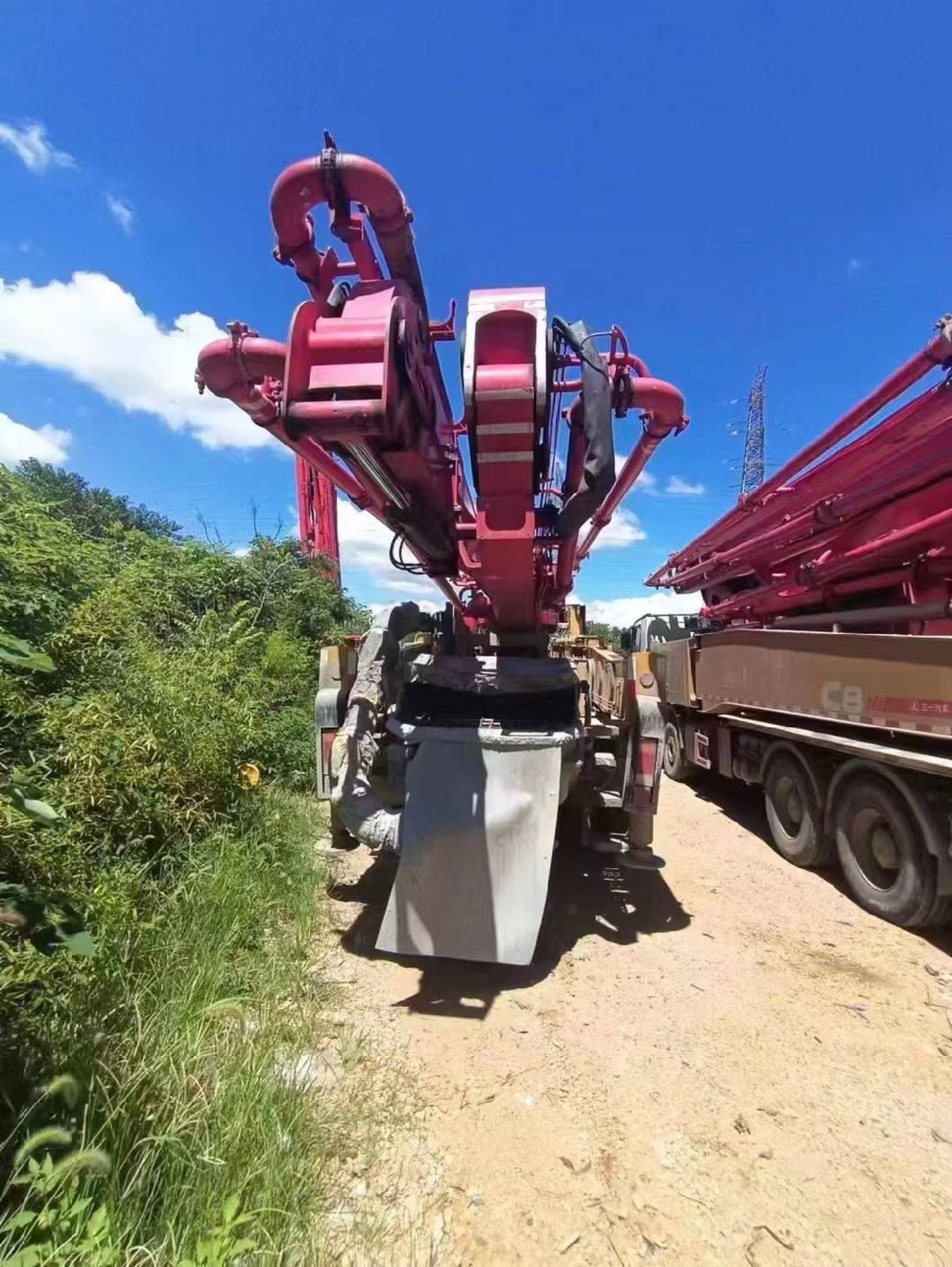 2020 Popular Model Construction Equipments 43m Concrete Pump Truck Pump Beton Pump on Sale at Very Low Price