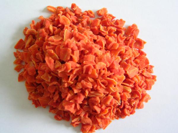 Quality Safe And Healthy Dried Carrot Chips Low Calorie No Additives With 10x10x3mm Size for sale