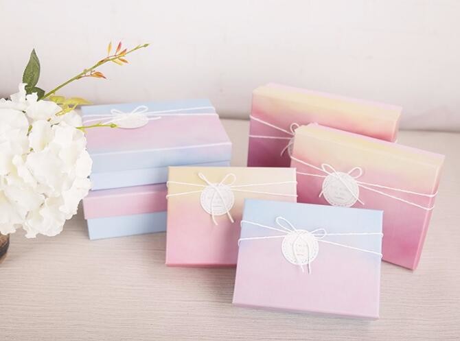 Custom design gradient color luxury paper packaging gift box with lid,Paper Flower Box Florist Bouquet Box Packaging Ros