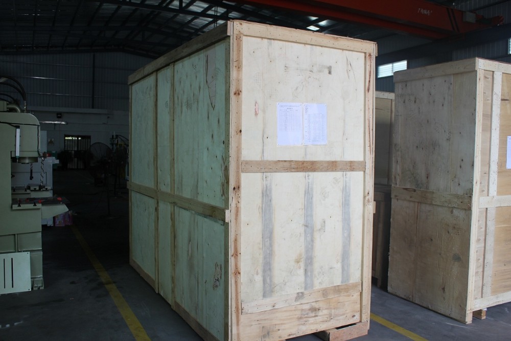 30T VERTICAL Plastic Injection Moulding Machine For Small And Medium Scale Production
