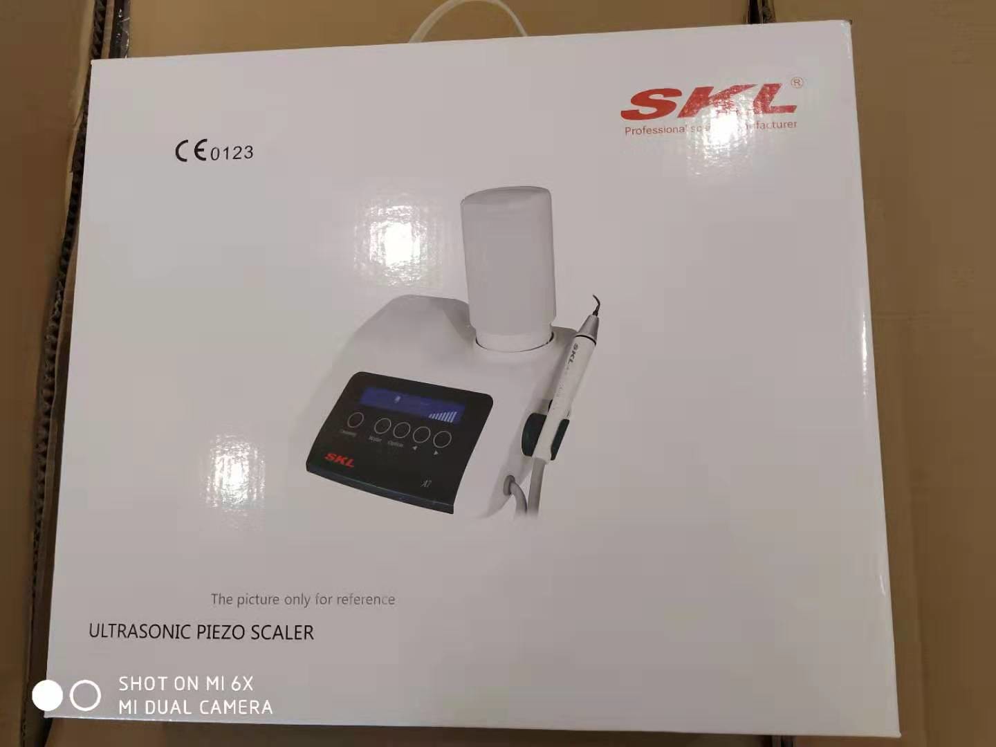 A7 LED Ultrasonic Scaler With 8 Tips Compatible With EMS Woodpecker