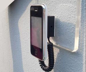 COMER Cellphone re-tractor counter display exhibition stand holders wall mounts