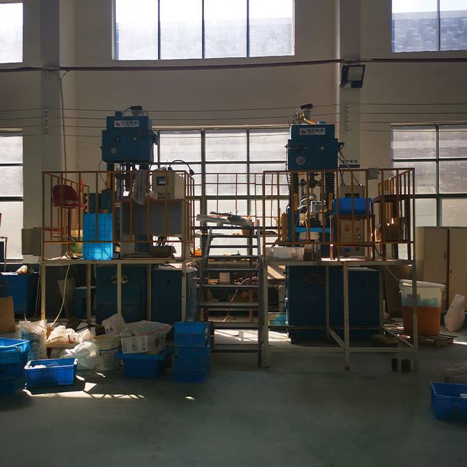 Rotating Screw Blades Ceramic Screw Conveyor With High Purity Alumina Weibull Modulus 10-11 M