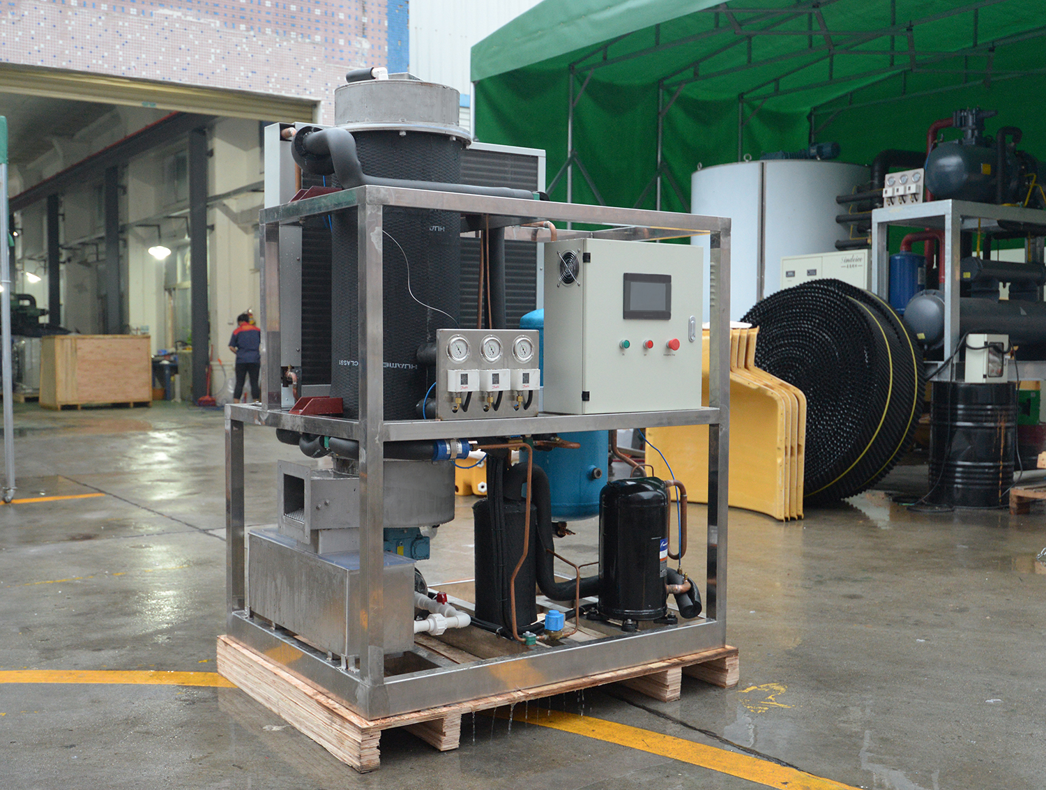 1320x1000x1660 mm Industrial Tube Ice Machine 1ton 1000kg for Business Compressor Power 4.5 kw