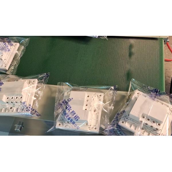 Intact 2.8KW Automatic Packing Machinery Panel Screw Packing Machine