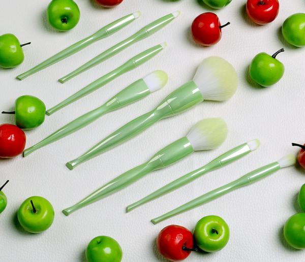 Quality 8 PCS Silicone Animal Hair Face Makeup Brush PU New Material Handles for sale