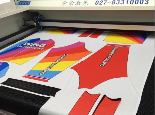 Quality Custom Cnc Cloth Cutting Machine , Laser Cutting Machine For Textile & Garment for sale