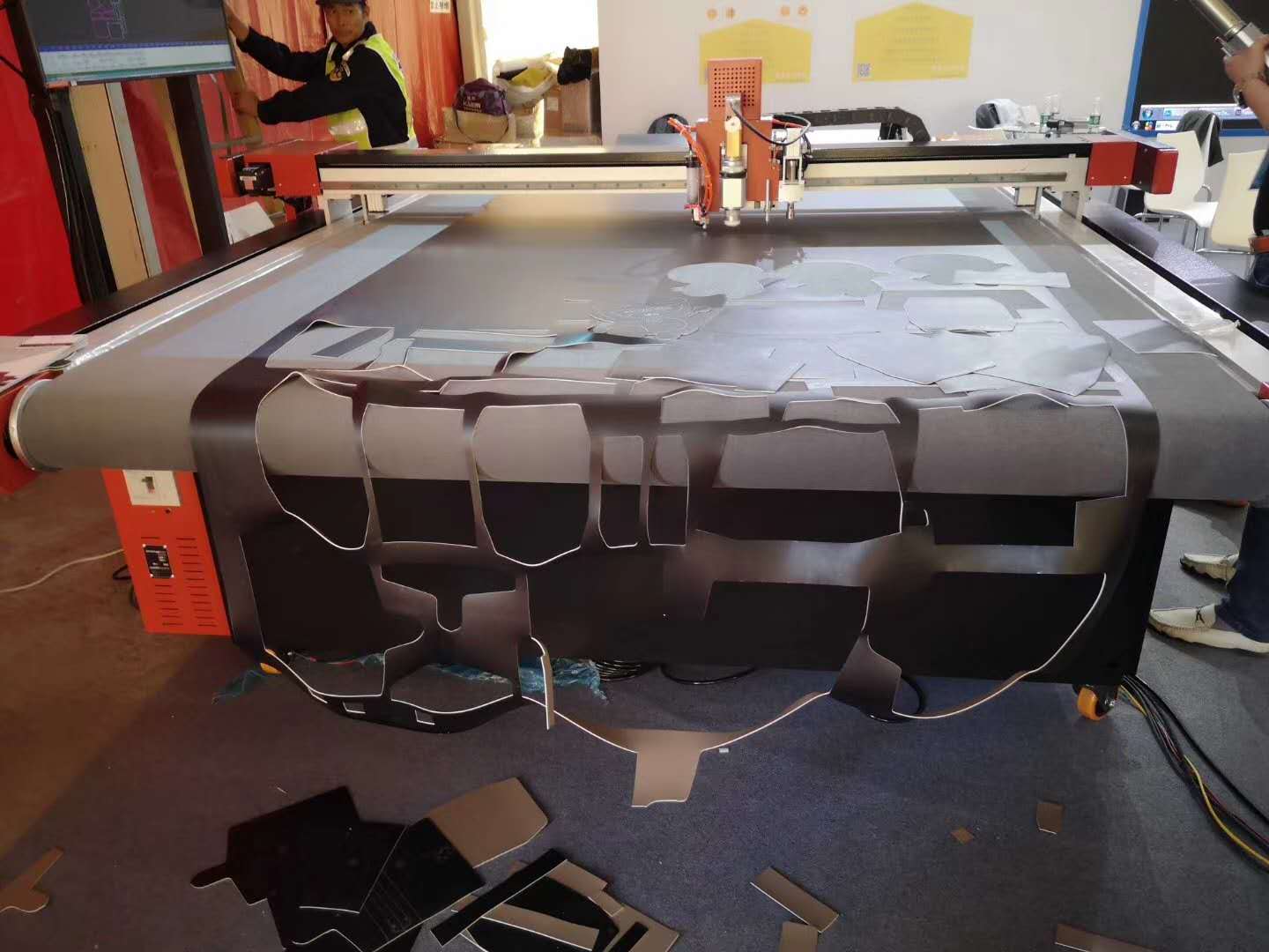 800KG Weight Fabric Cutter CNC Digital Cutter with Cutting and Tungsten Steel Blade