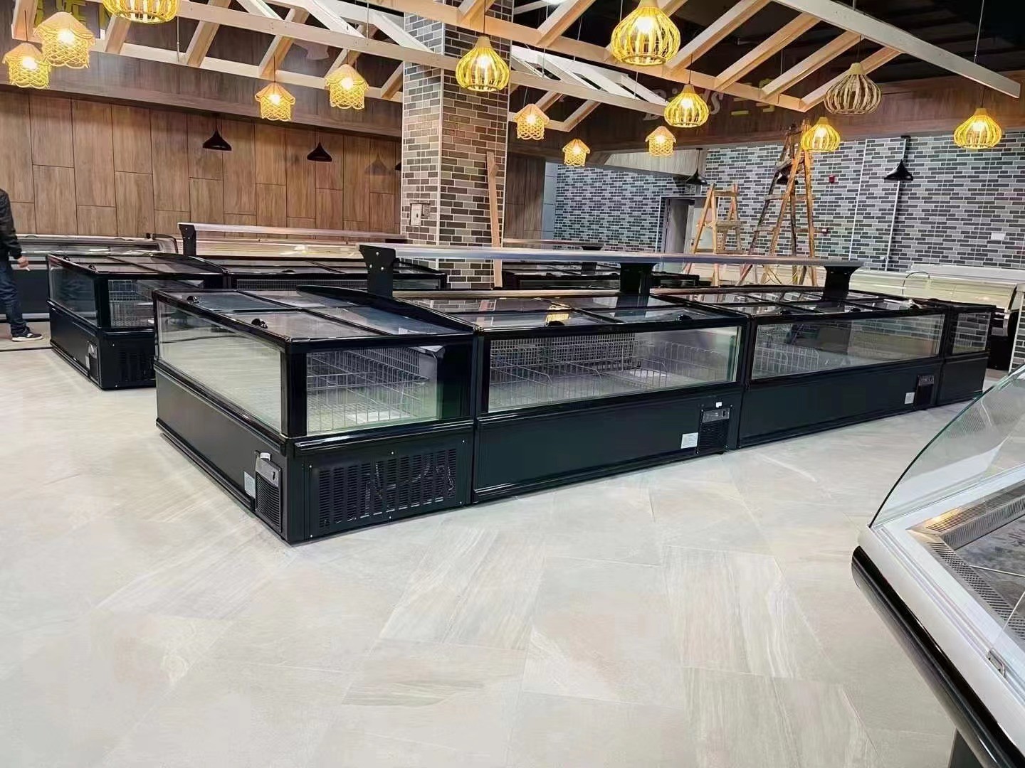 Aluminum Interior Commercial Island Freezer Frost Free With -18~-22 Degree R290 Refrigerant